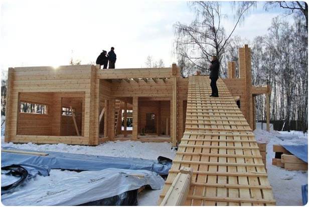 Строим деревянный дом зимой